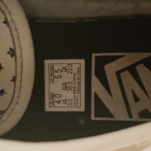 Vans - Picture 4 of 5